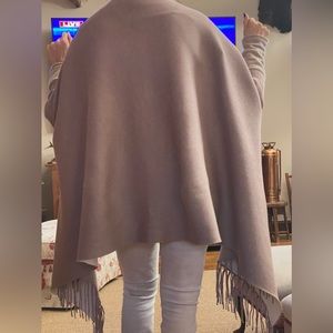 FASHION APPAREL AMAZING SWEATER SHAWL TWO TONE CAMEL AND CREAM /SMALL SL…